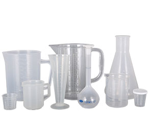 女骚屄呀塑料量杯量筒采用全新塑胶原料制作，适用于实验、厨房、烘焙、酒店、学校等不同行业的测量需要，塑料材质不易破损，经济实惠。